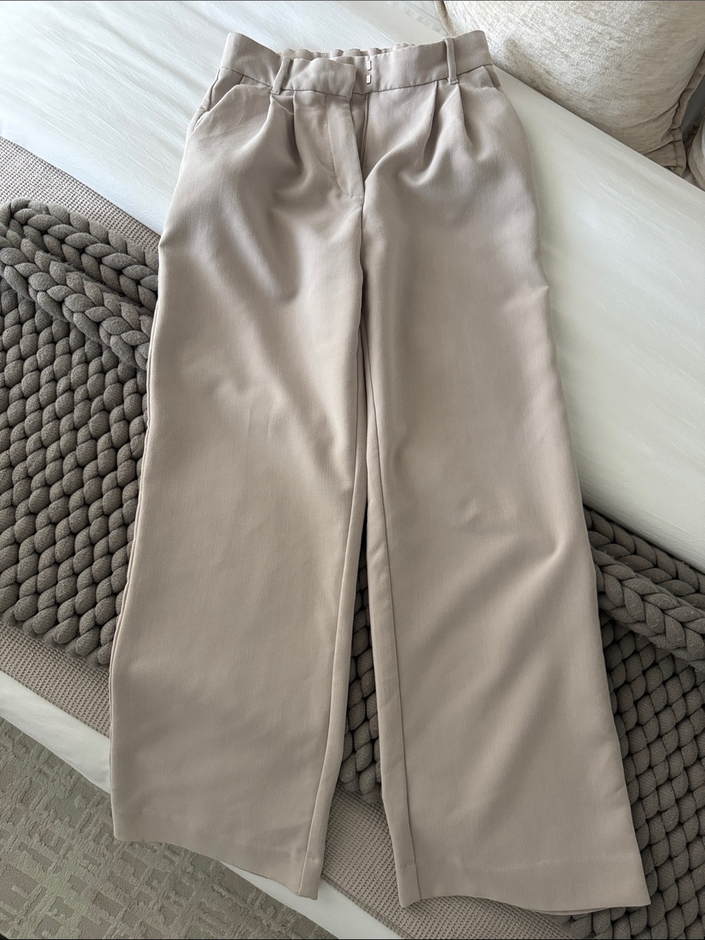 Abercrombie & Fitch Sloane Tailored Wide Leg Pant